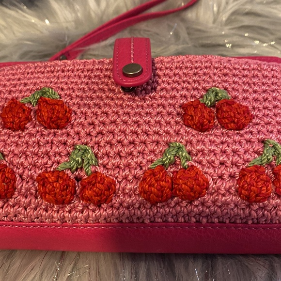 BNWT THE SAK IRIS Pink Cherries Wristlet Crossbody Wallet - Picture 2 of 11